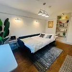 Villa Luxurious 5star Retreat On Westports Main Street