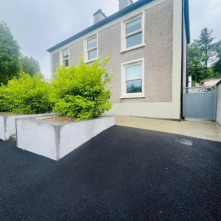 Villa Luxurious 5star Retreat On Westports Main Street